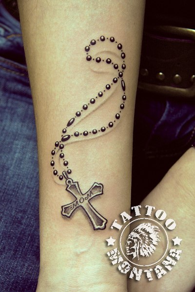 Татуировки Цепочка с крестом в стиле Реализм, Черно-Серая Предплечье /  Каталог тату-салонов и мастеров